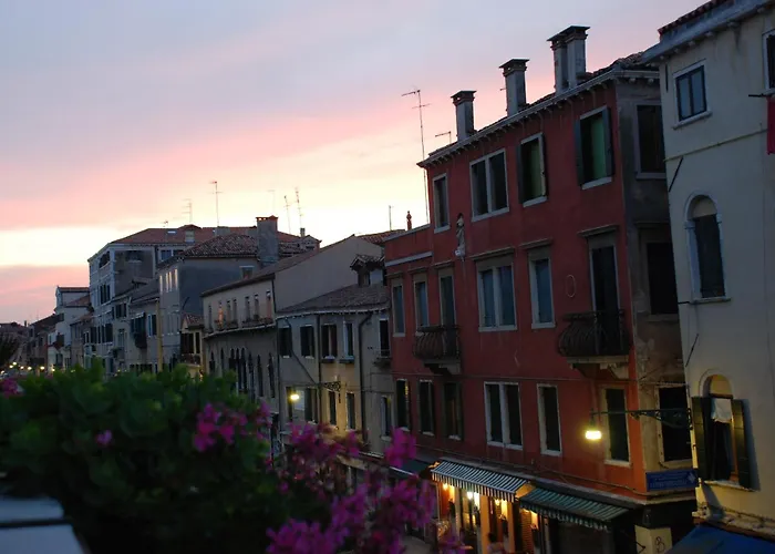 Hotel At Leonard Venise
